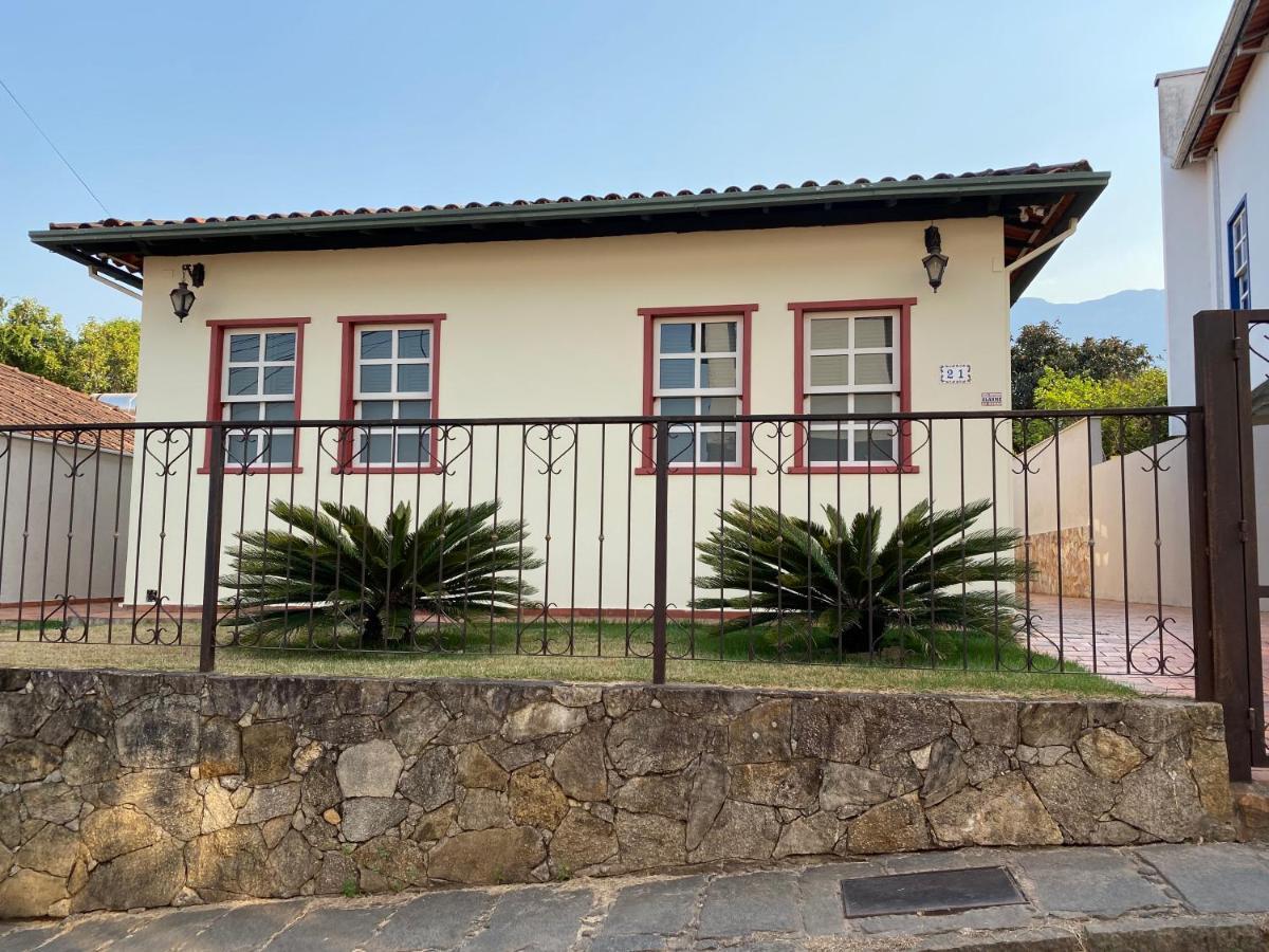 Casa No Centro Historico De Catas Altas Villa Exterior photo